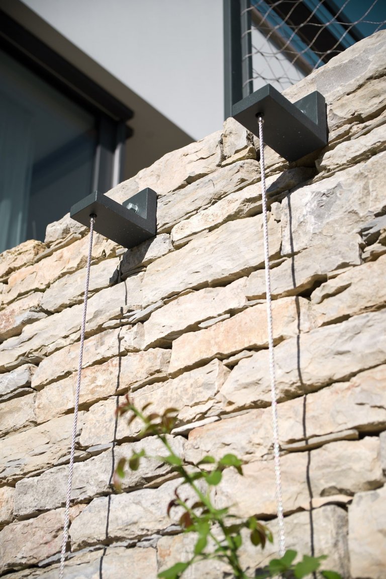 Funkcionalistická vila na skále