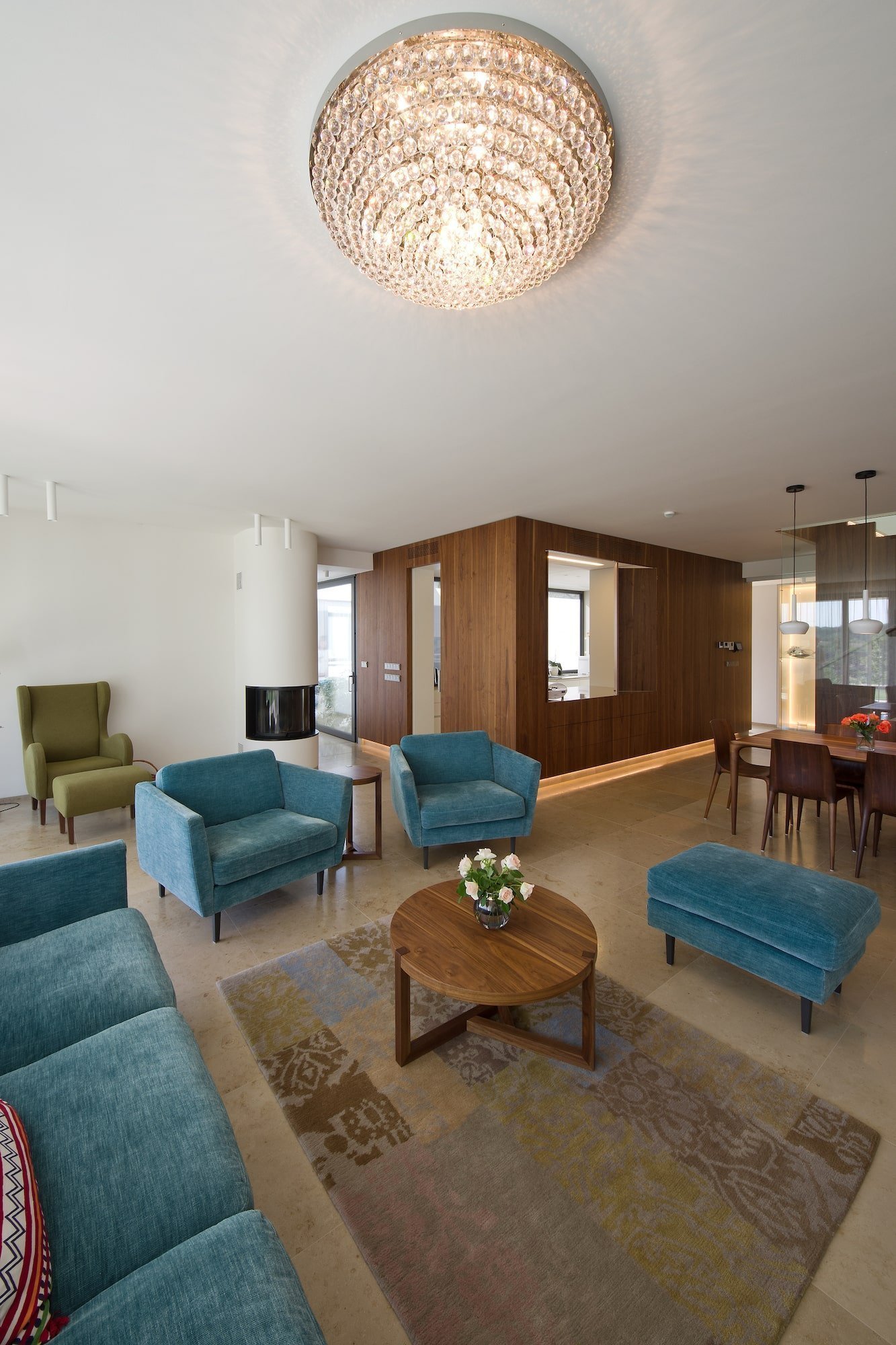 Funkcionalistická vila na skále