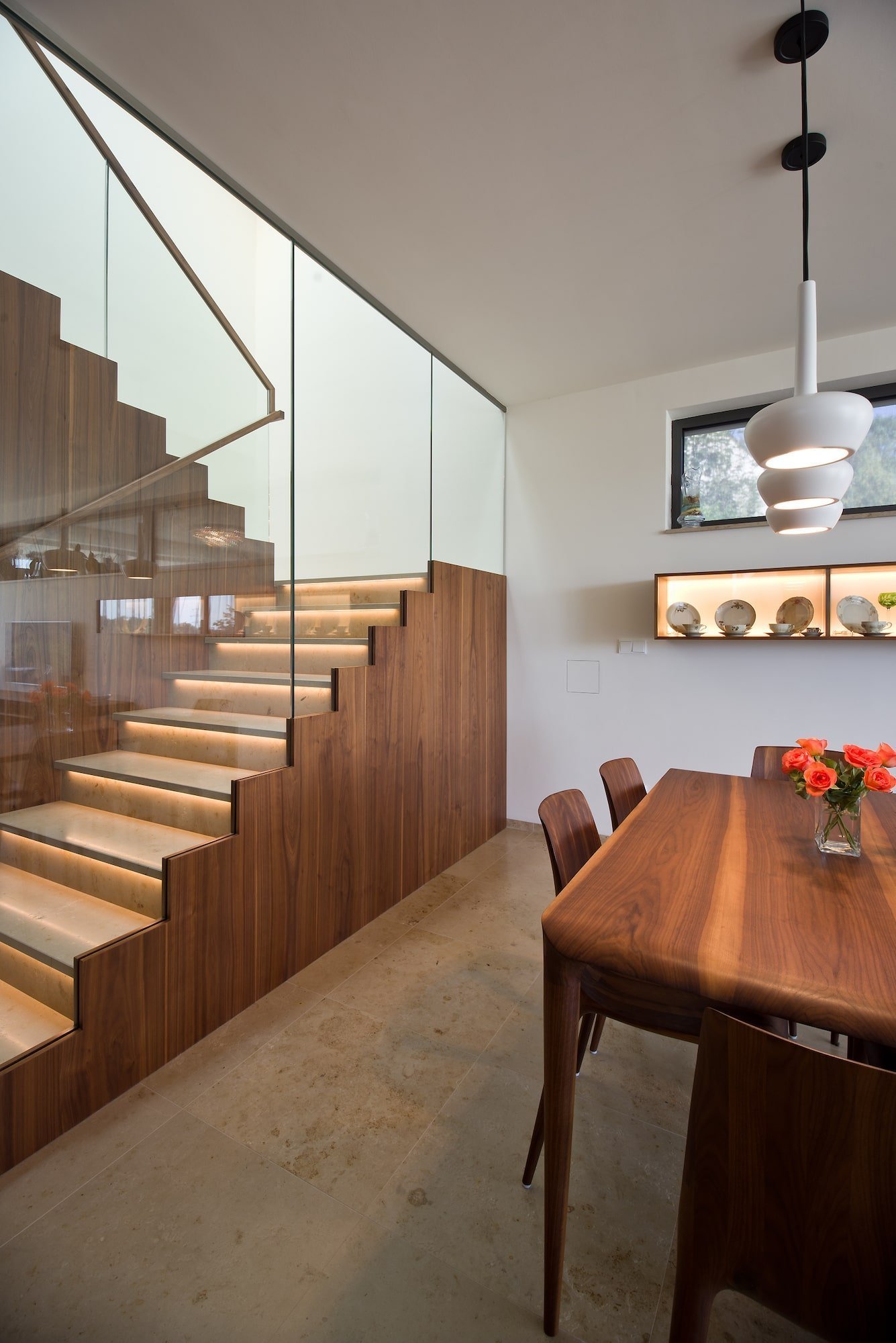 Funkcionalistická vila na skále