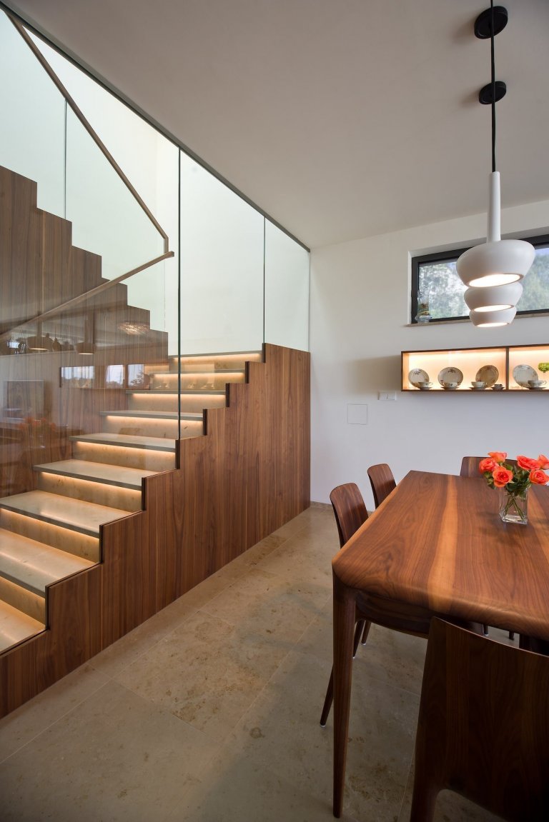 Funkcionalistická vila na skále