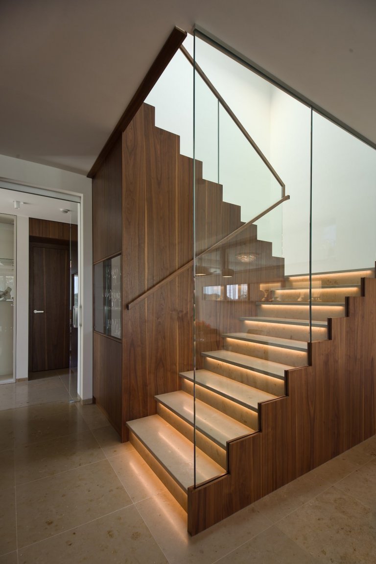 Funkcionalistická vila na skále