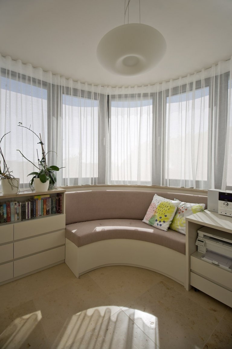 Funkcionalistická vila na skále