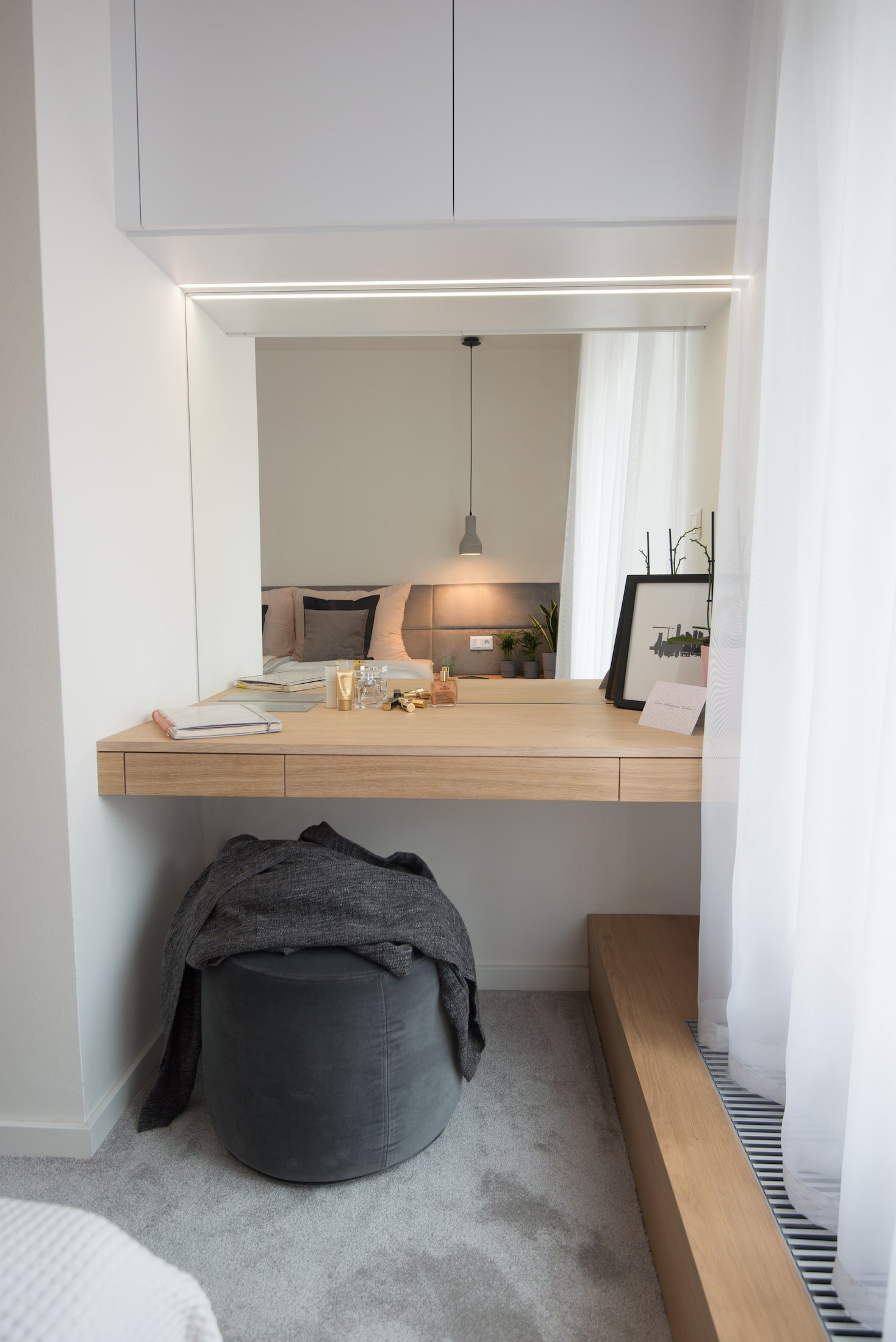 Interiér bytu mladé manažerky bez zbytečné romantiky a provokace