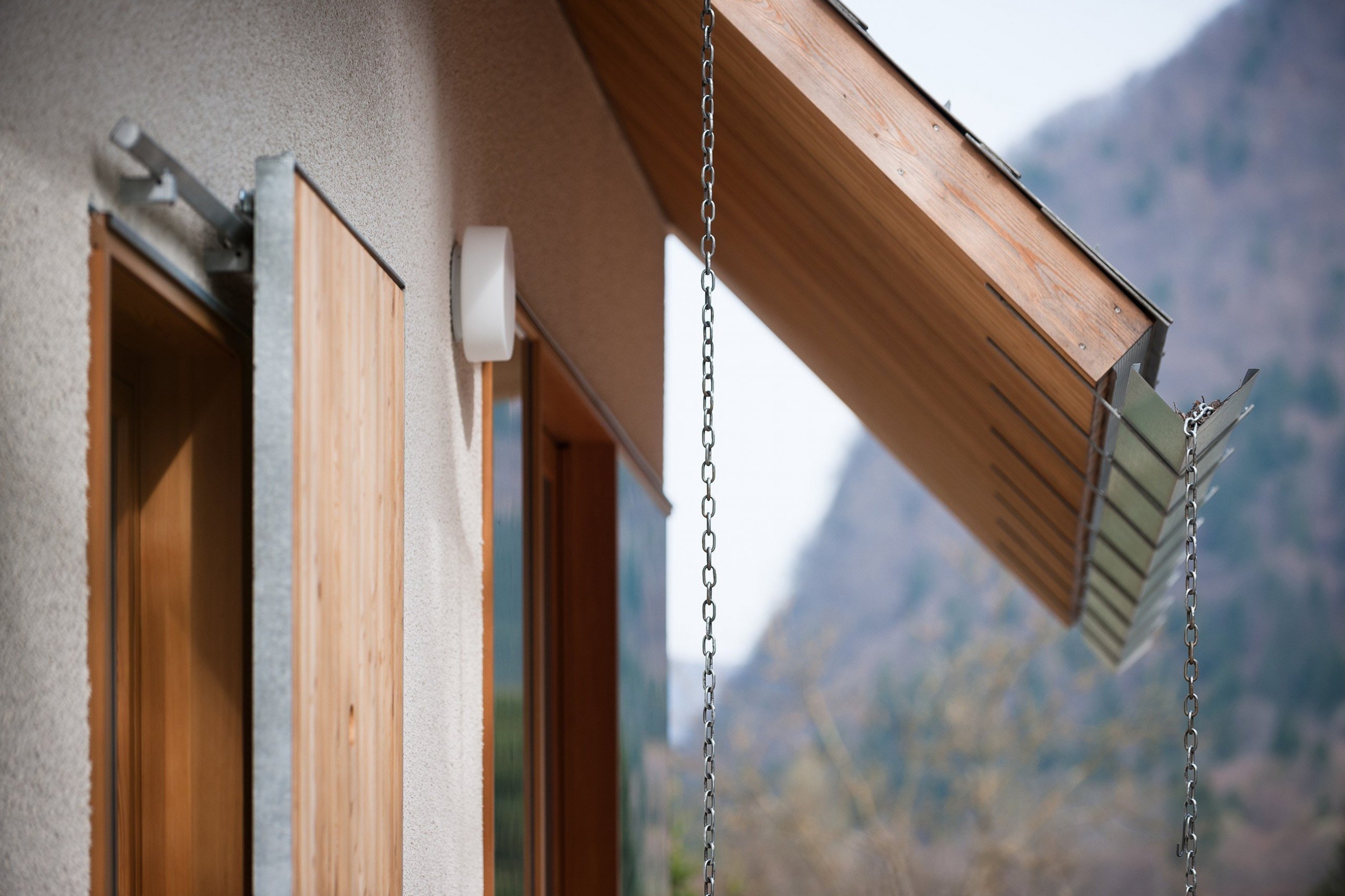 V jednoduchosti je krása – moderní dům v chráněné oblasti