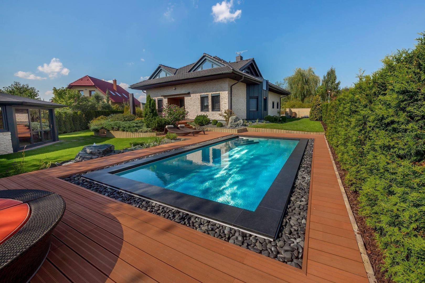 Nadzemní nebo zapuštěný bazén?