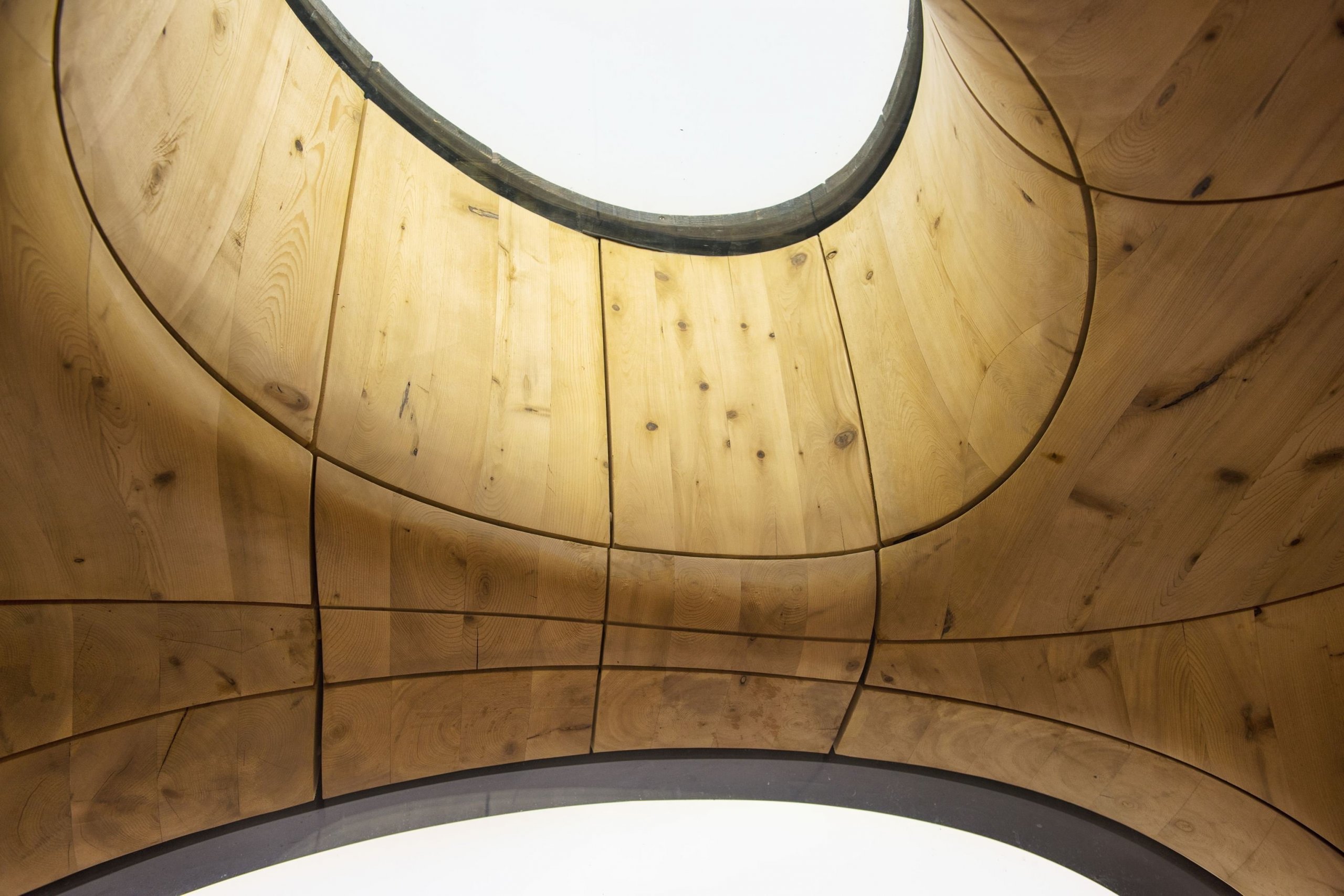 Netradiční sauna s výhledem na jezero