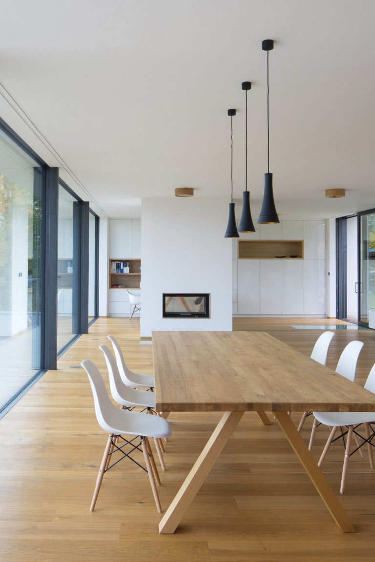 Přízemní dům v symbióze s okolím