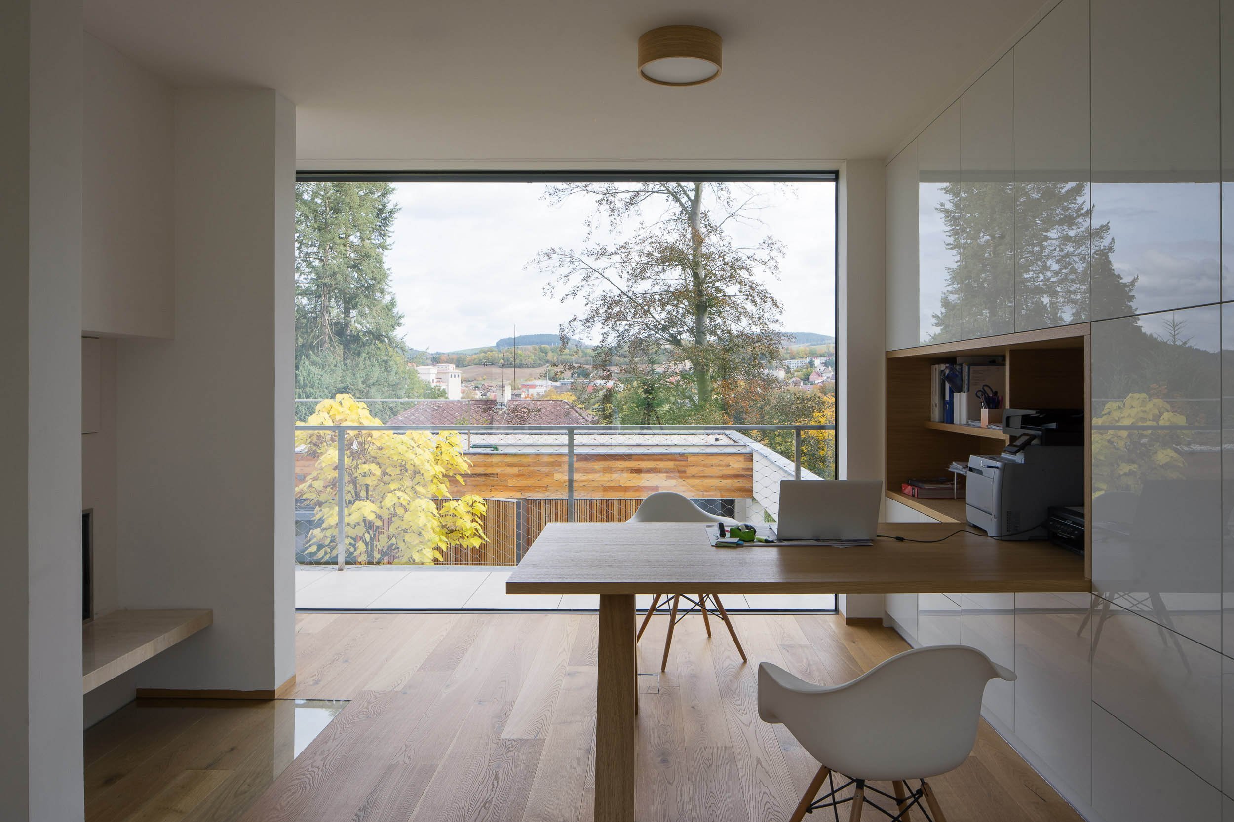 Přízemní dům v symbióze s okolím