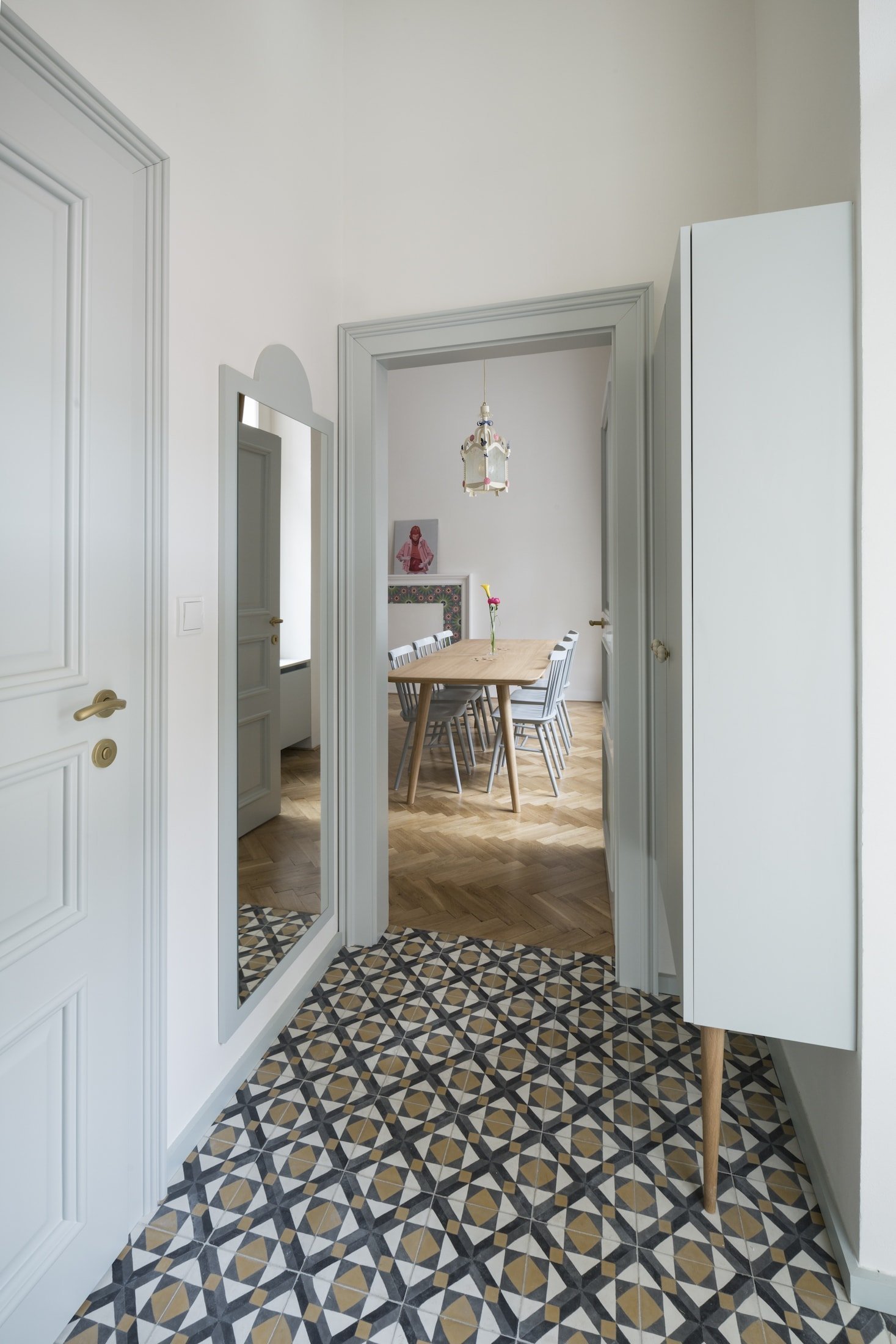 Proměna původního pavlačového bytu na moderní bydlení