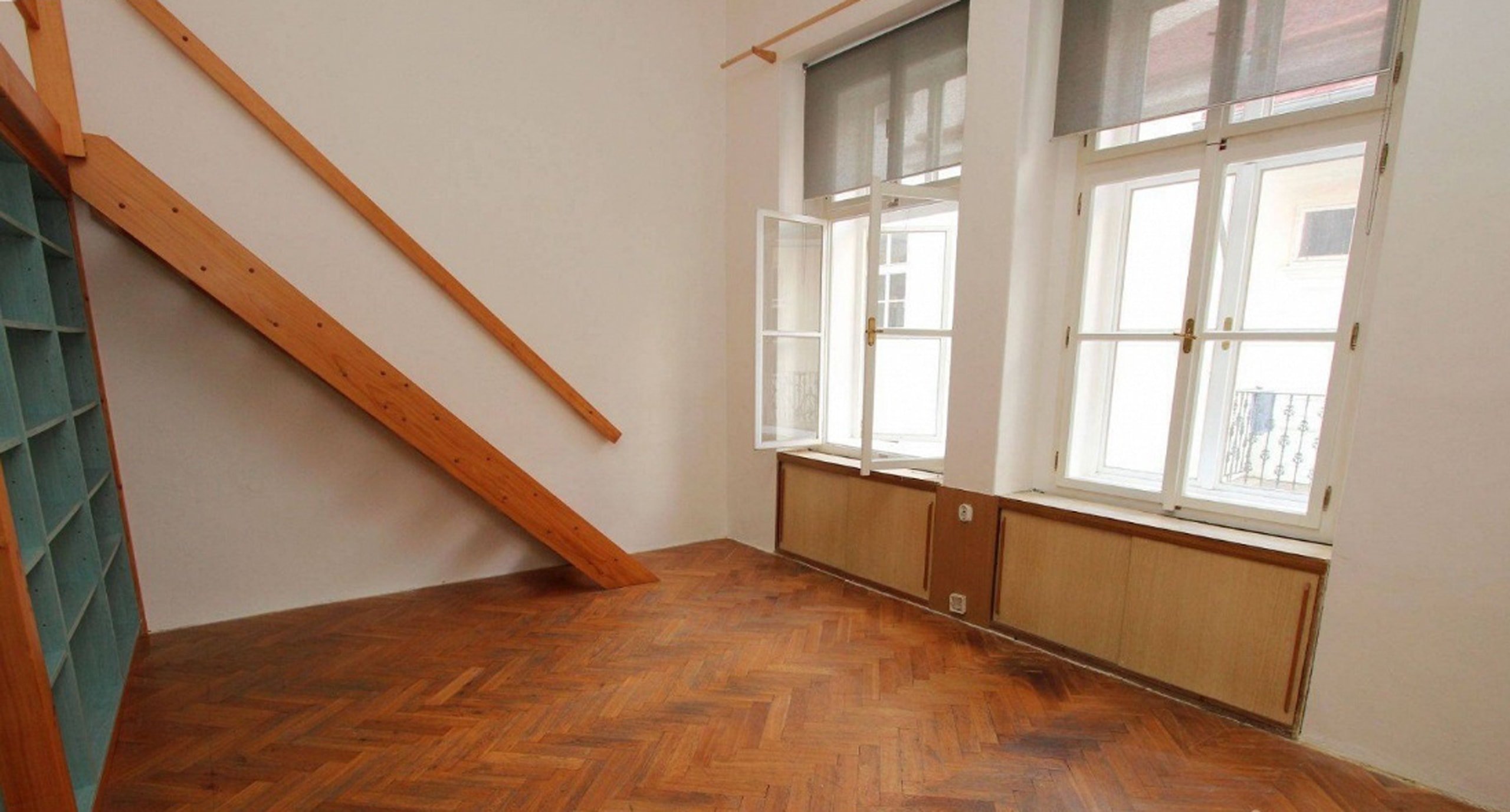 Proměna původního pavlačového bytu na moderní bydlení