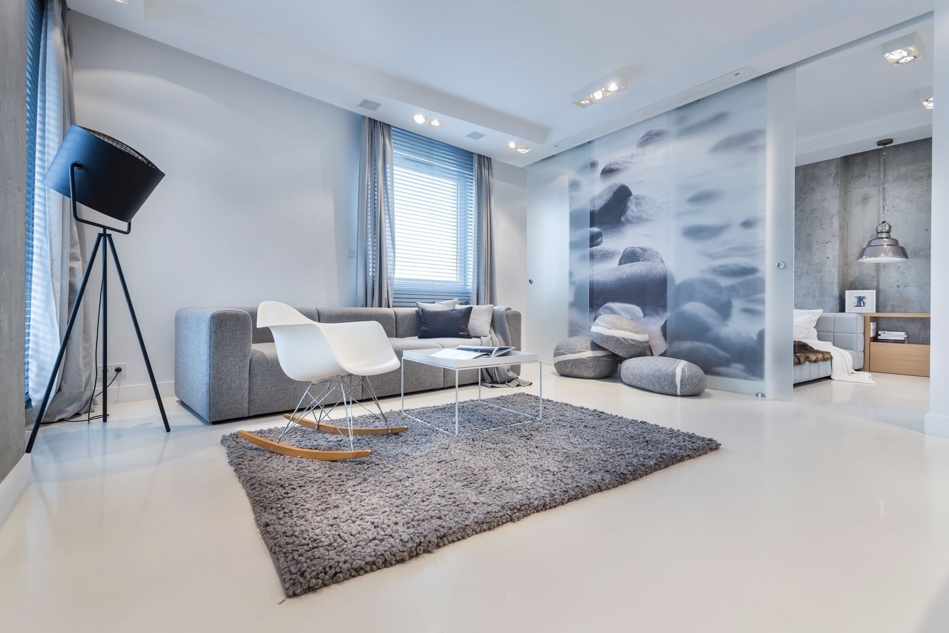 Šedá není nudná, vše záleží na doplňcích