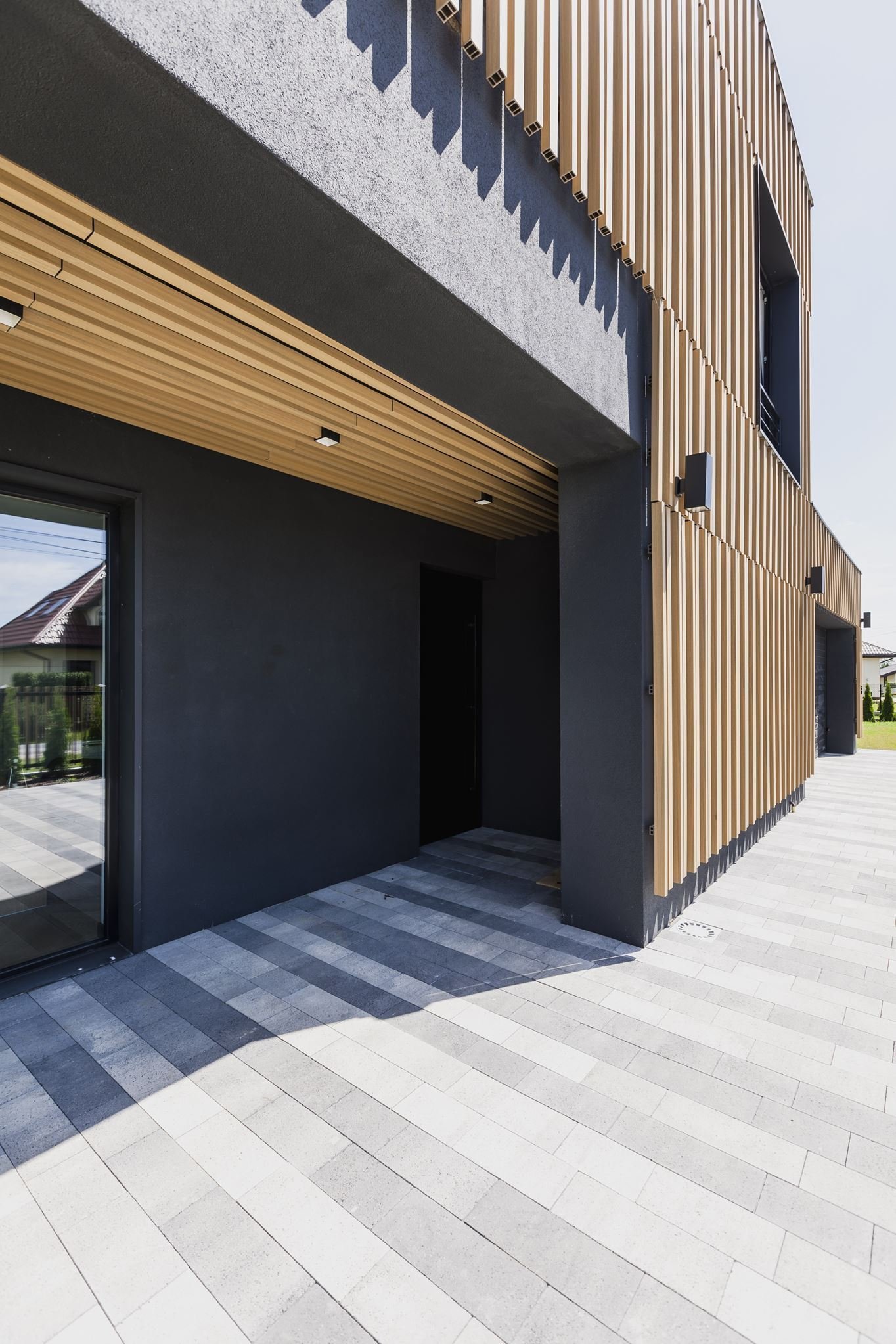 Sen o moderním bydlení v bažinaté krajině