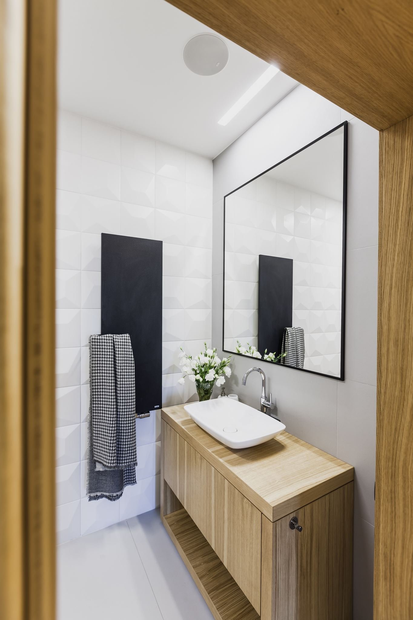 Sen o moderním bydlení v bažinaté krajině