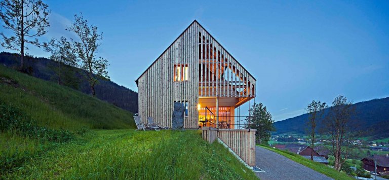 Almhaus, aneb víkendový dům imitující stodolu