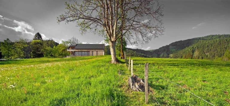 Almhaus, aneb víkendový dům imitující stodolu