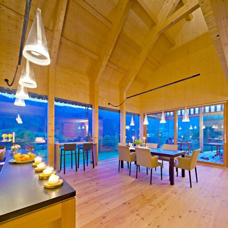 Almhaus, aneb víkendový dům imitující stodolu