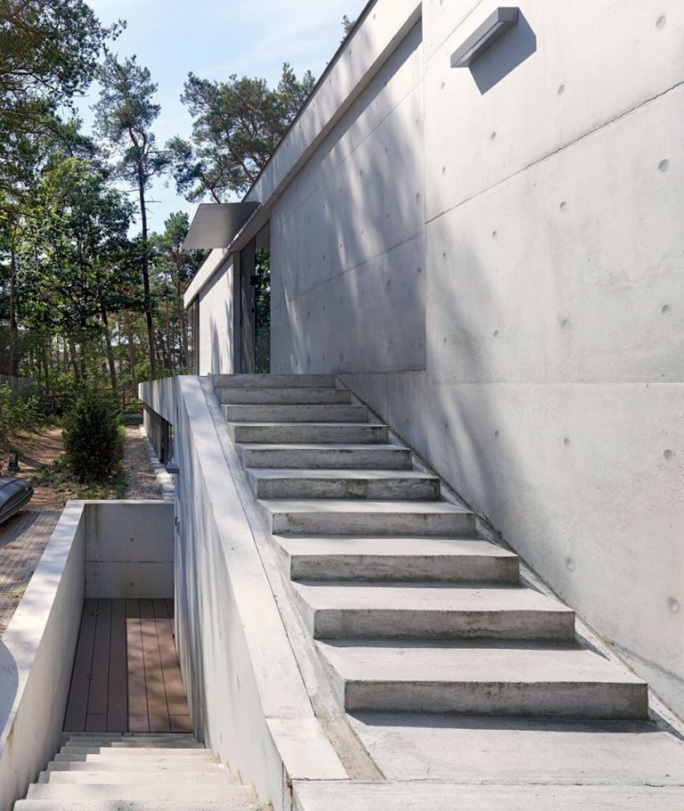 Vila uvnitř i venku v čistém betonu