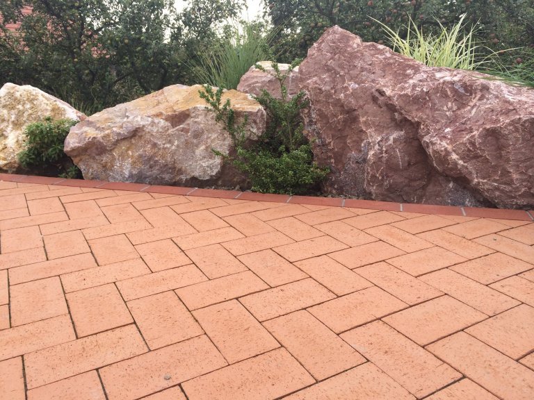 Systém TopStone představuje spojení přírodního kamene se zdravotně nezávadným pojivem