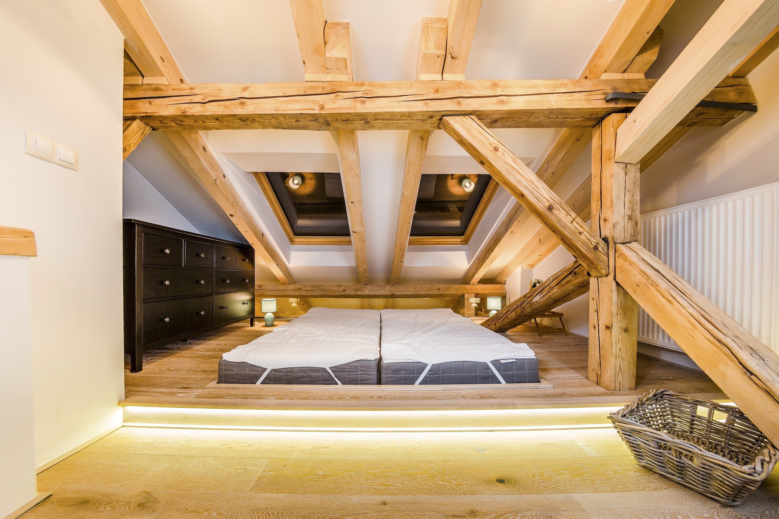 Ze staré půdy vzniklo luxusní bydlení pod hvězdami