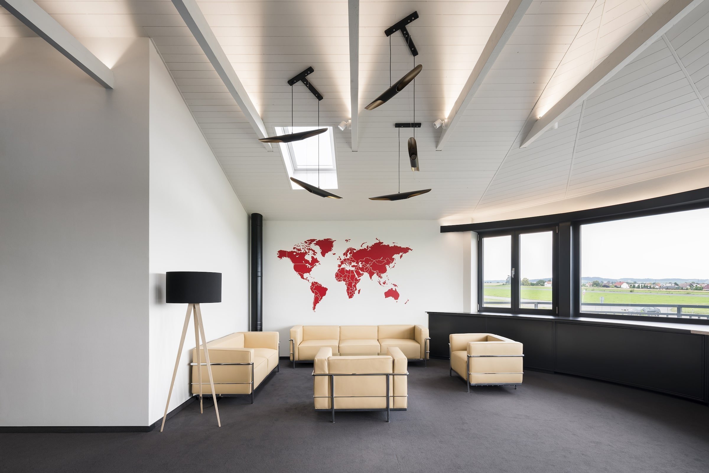 Ze starého hangáru mají skvělé místo pro ultralighty i přátele