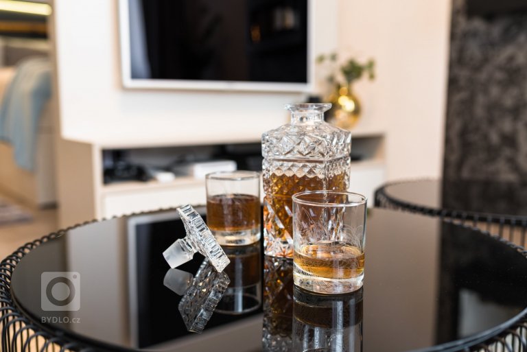 add picture to album