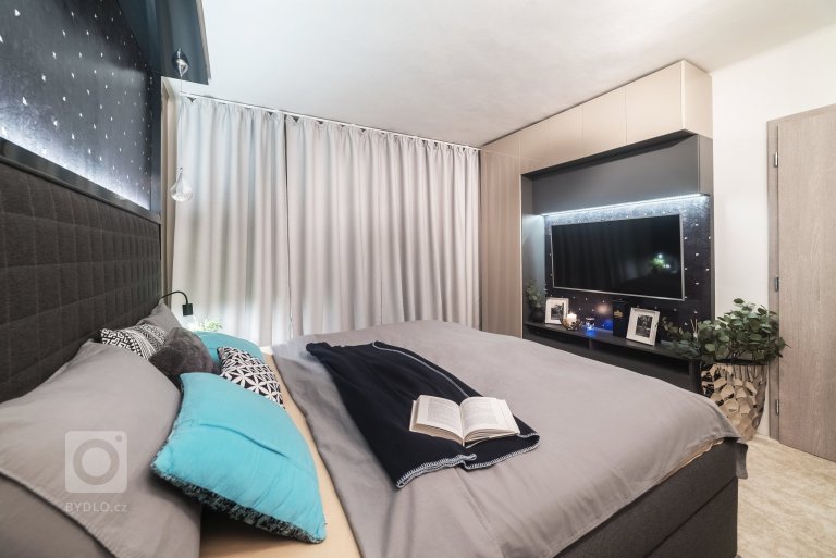 add picture to album