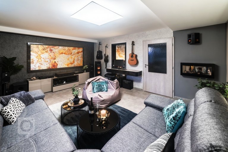 add picture to album