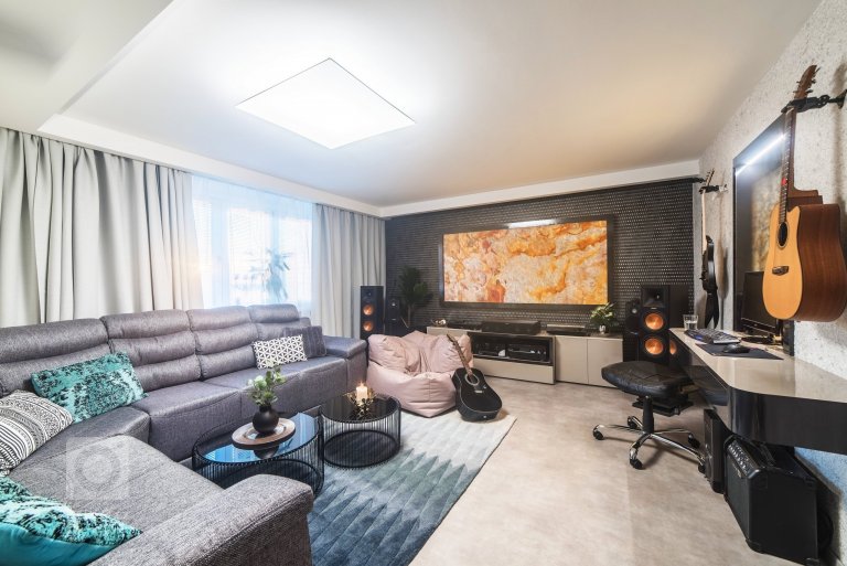 add picture to album