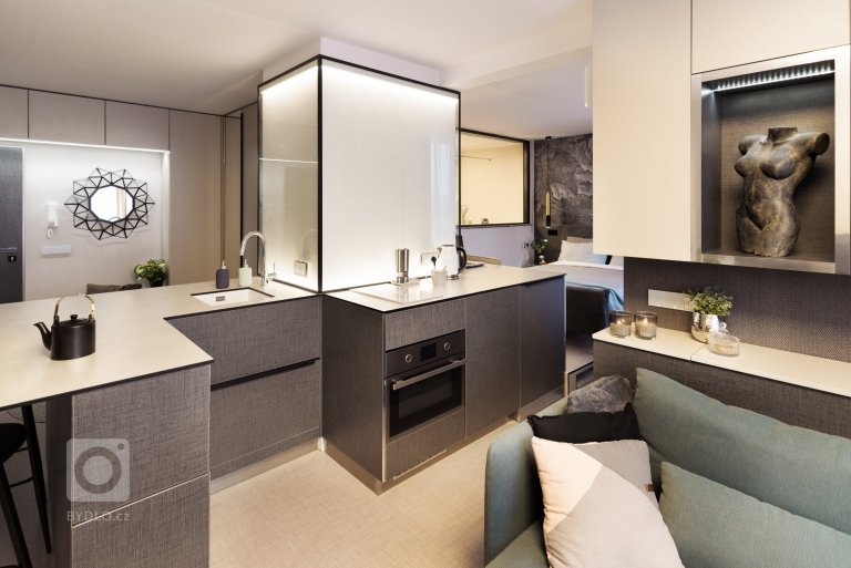 add picture to album