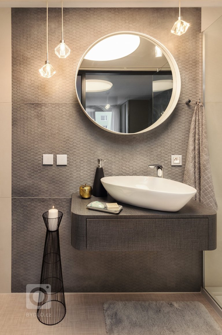 add picture to album