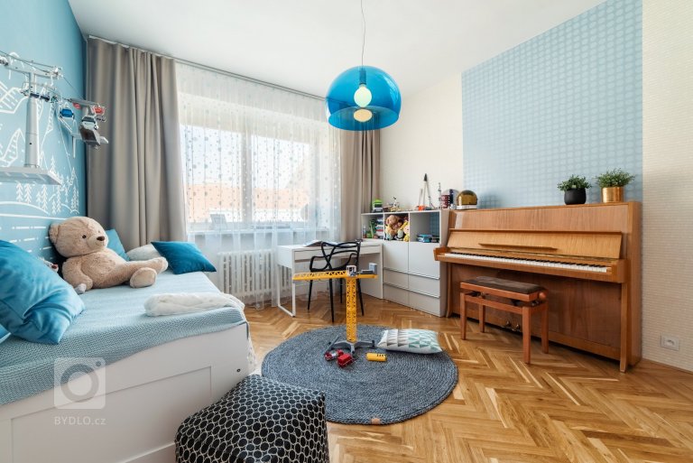 add picture to album