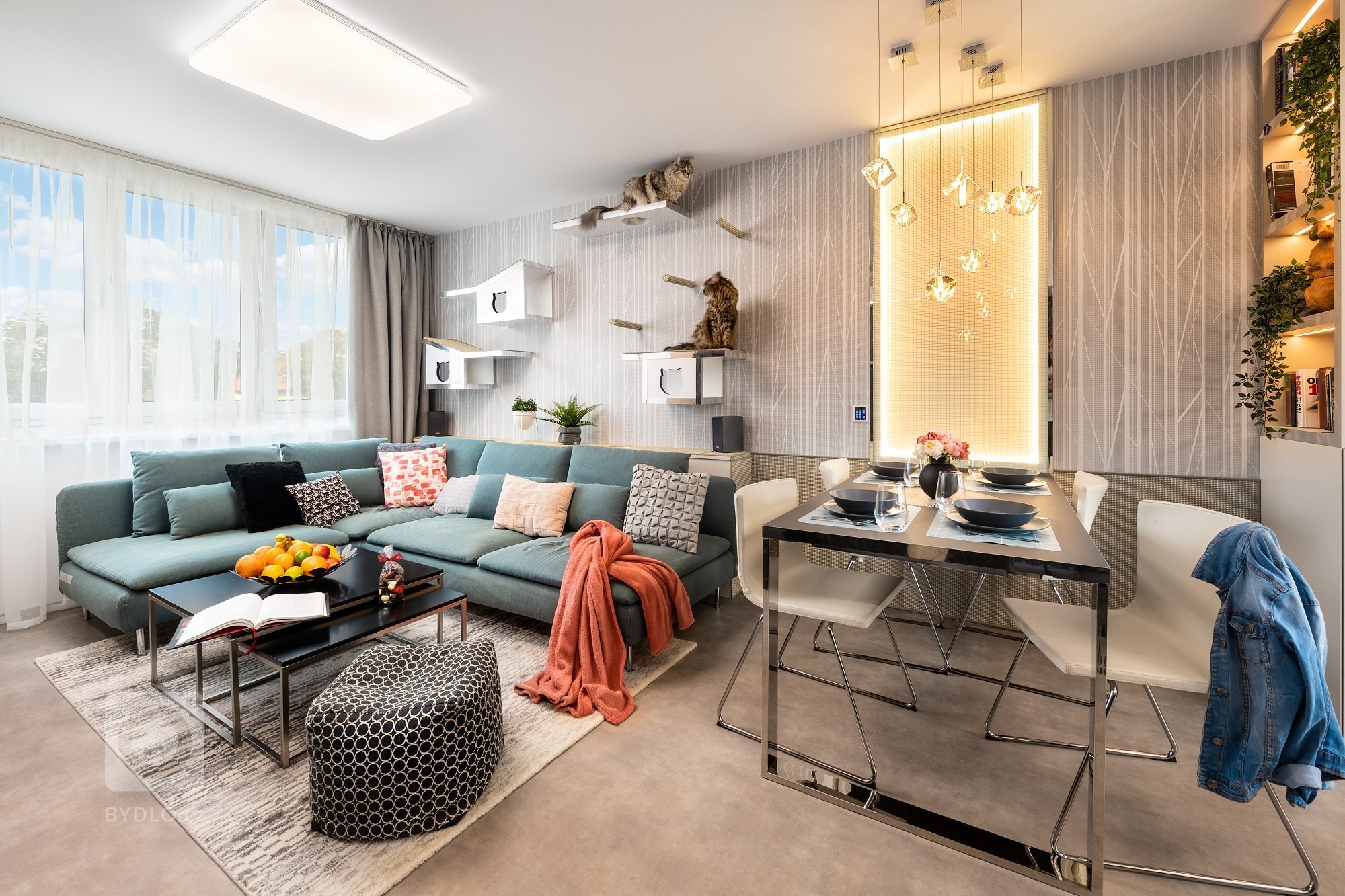 Změna dispozice na 3kk

Byt se nachází v&nbsp;bytovém domě postaveném v&nbsp;roce 1977.&nbsp; Výměra bytu včetně lodžie (3,5 m2) činí 72 m2. K&nbsp;bytu…