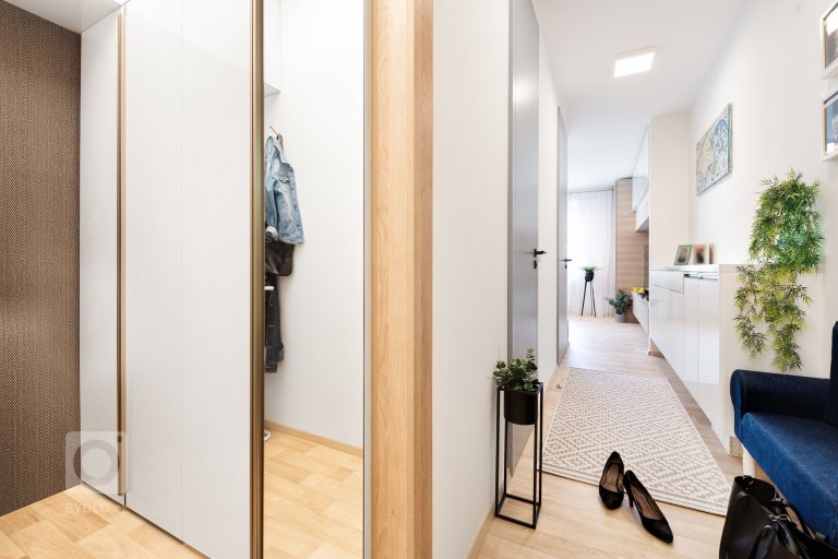 add picture to album