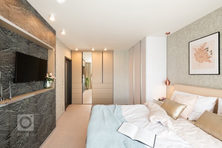 add picture to album