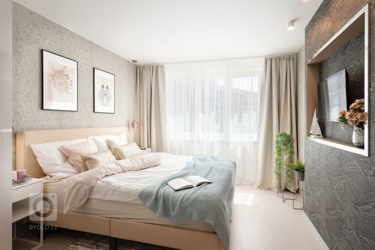 add picture to album