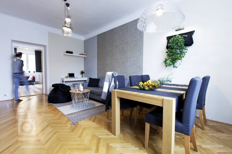 add picture to album