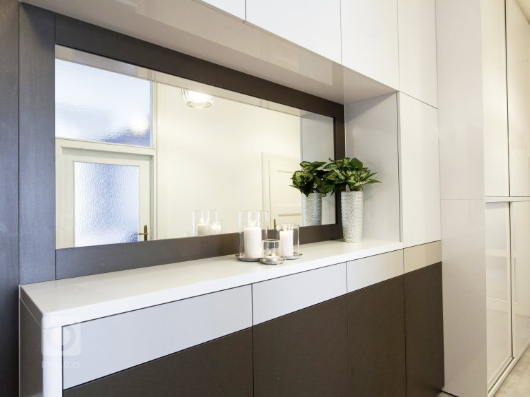 add picture to album