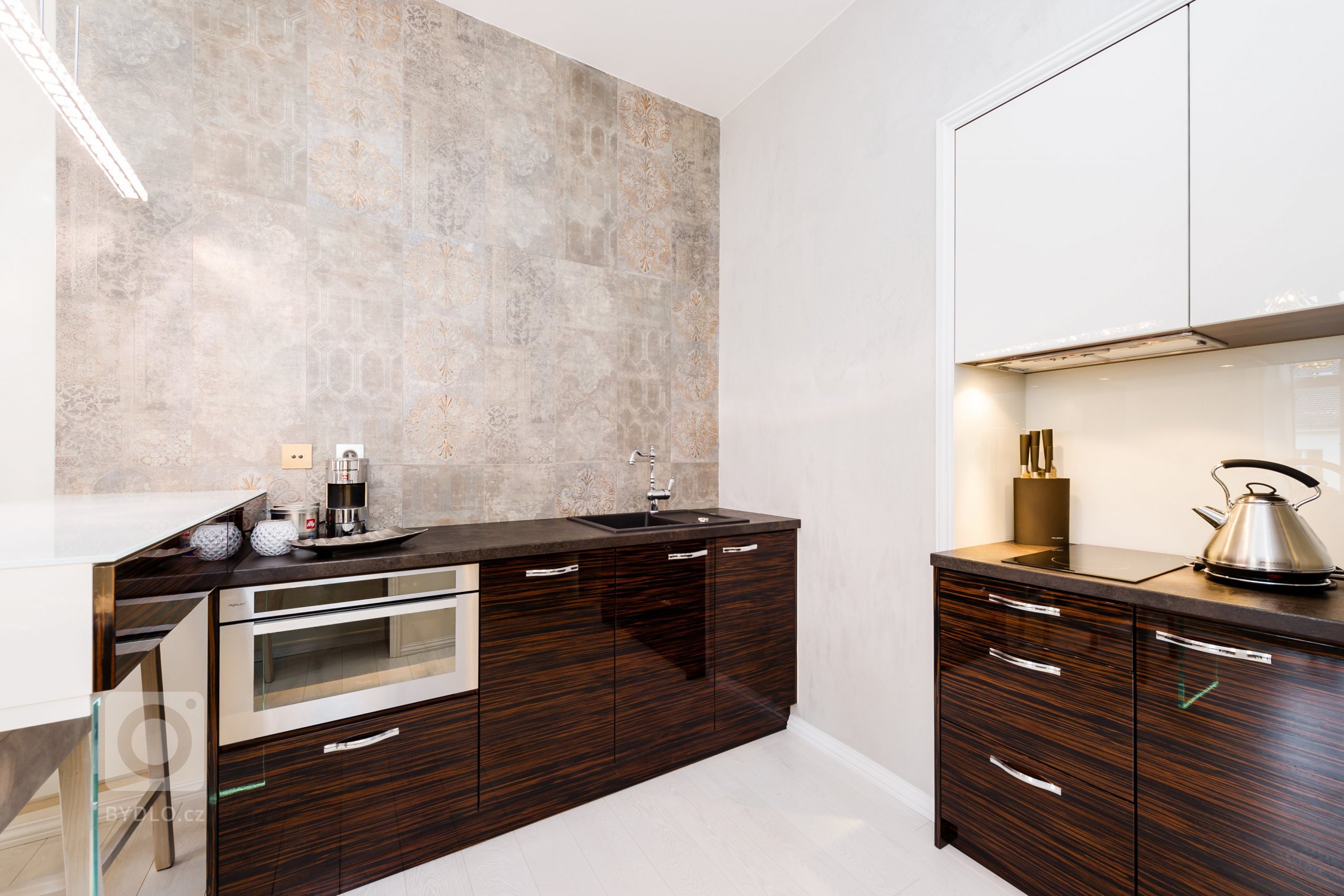 Garsonka je určena pro krátkodobé pronájmy cizincům. A pokud v ní chcete být ubytovaní, naleznete ji i na mezinárodním ubytovacím portálu Air BNB. Na…