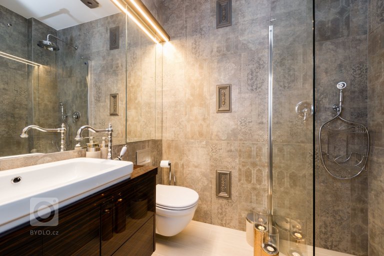 add picture to album