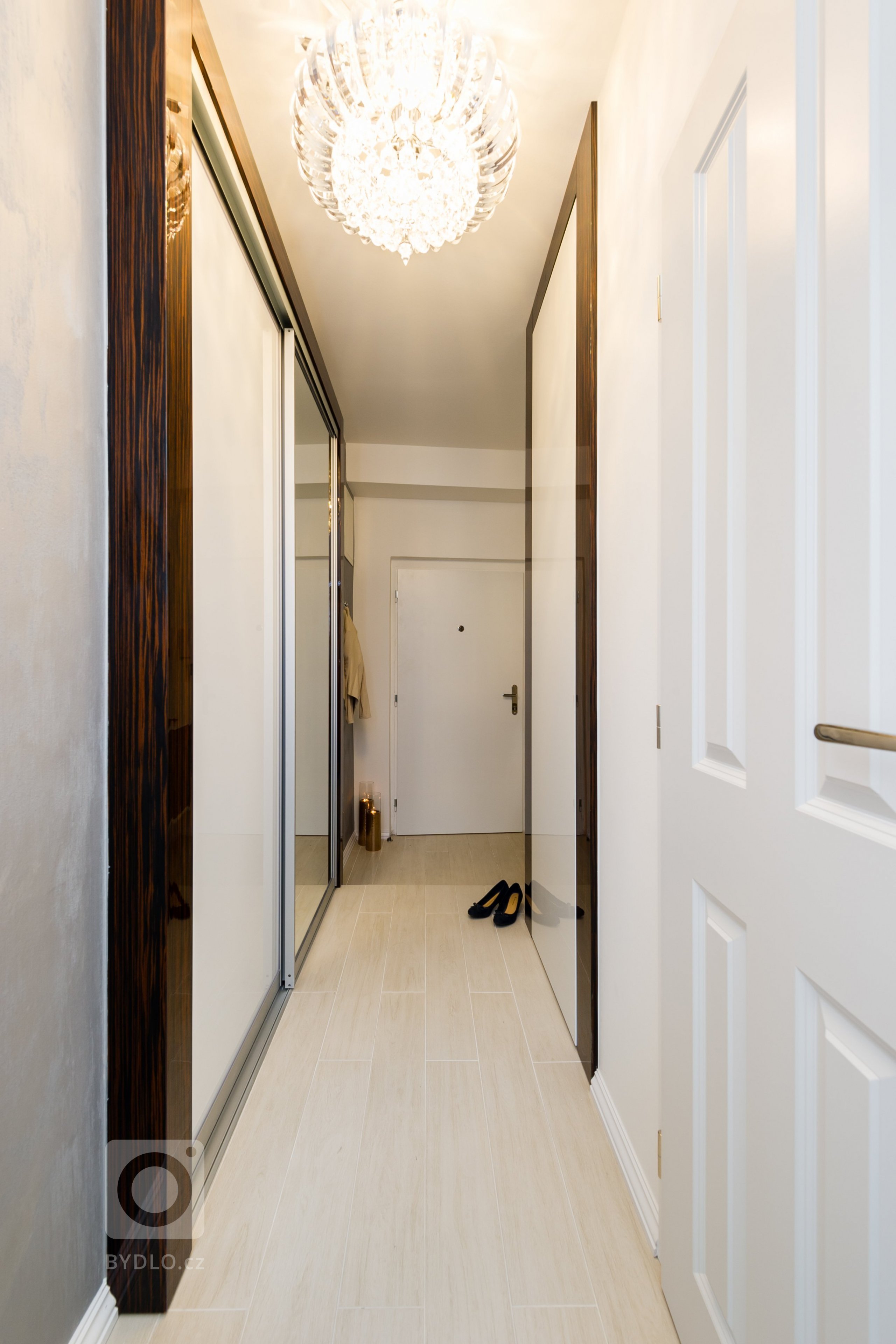 Garsonka je určena pro krátkodobé pronájmy cizincům. A pokud v ní chcete být ubytovaní, naleznete ji i na mezinárodním ubytovacím portálu Air BNB. Na…