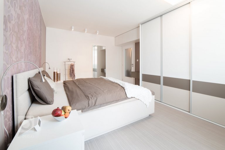 add picture to album