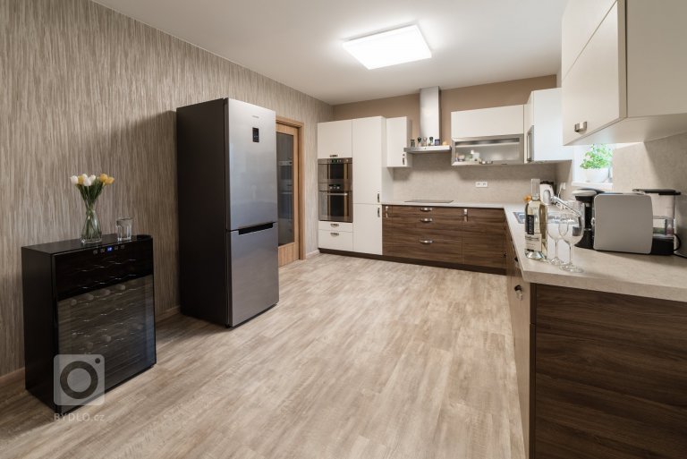 add picture to album