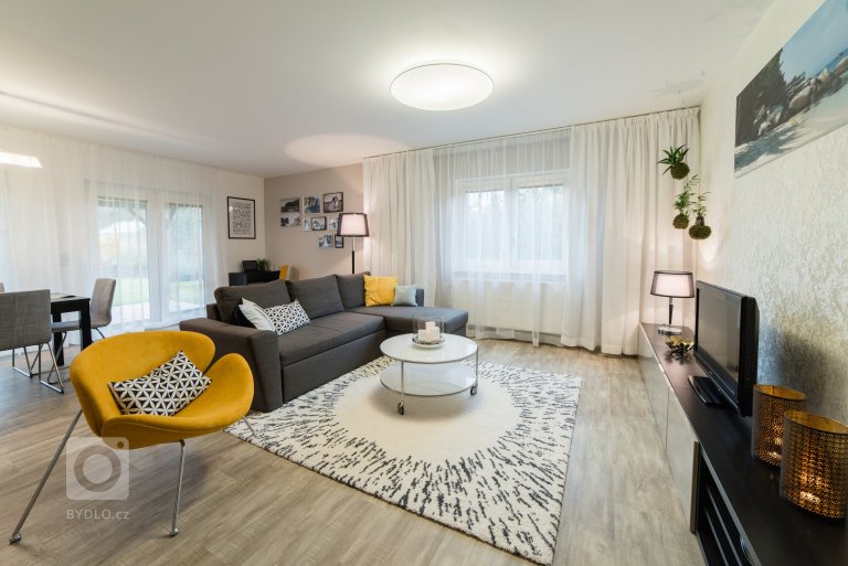 add picture to album