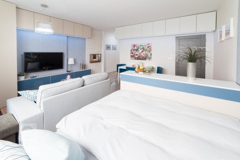 add picture to album