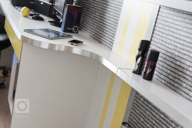 add picture to album