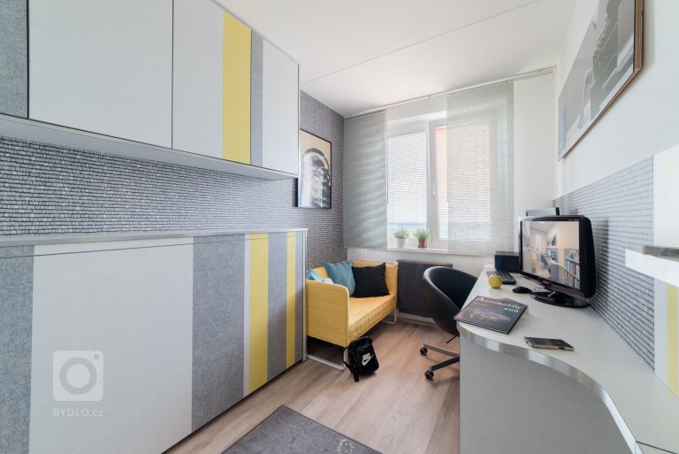 add picture to album