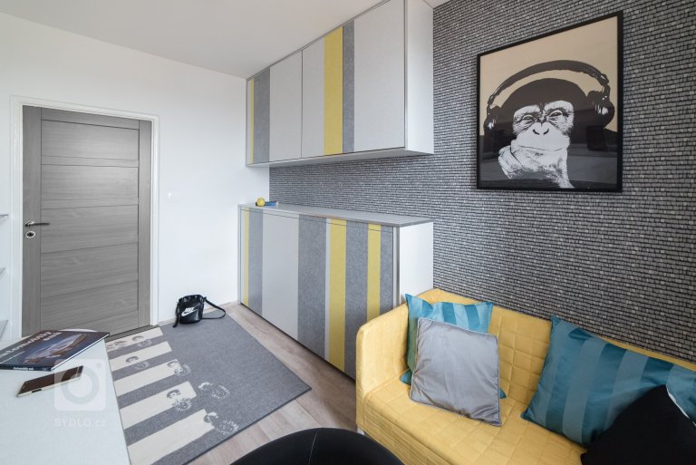 add picture to album