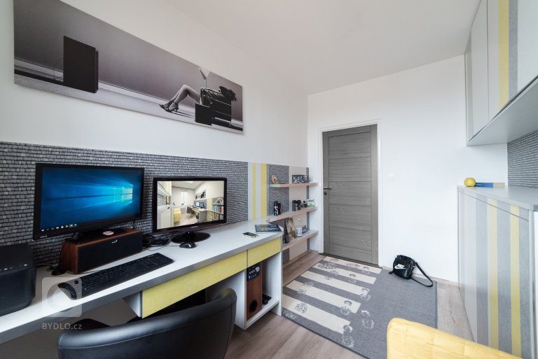 add picture to album