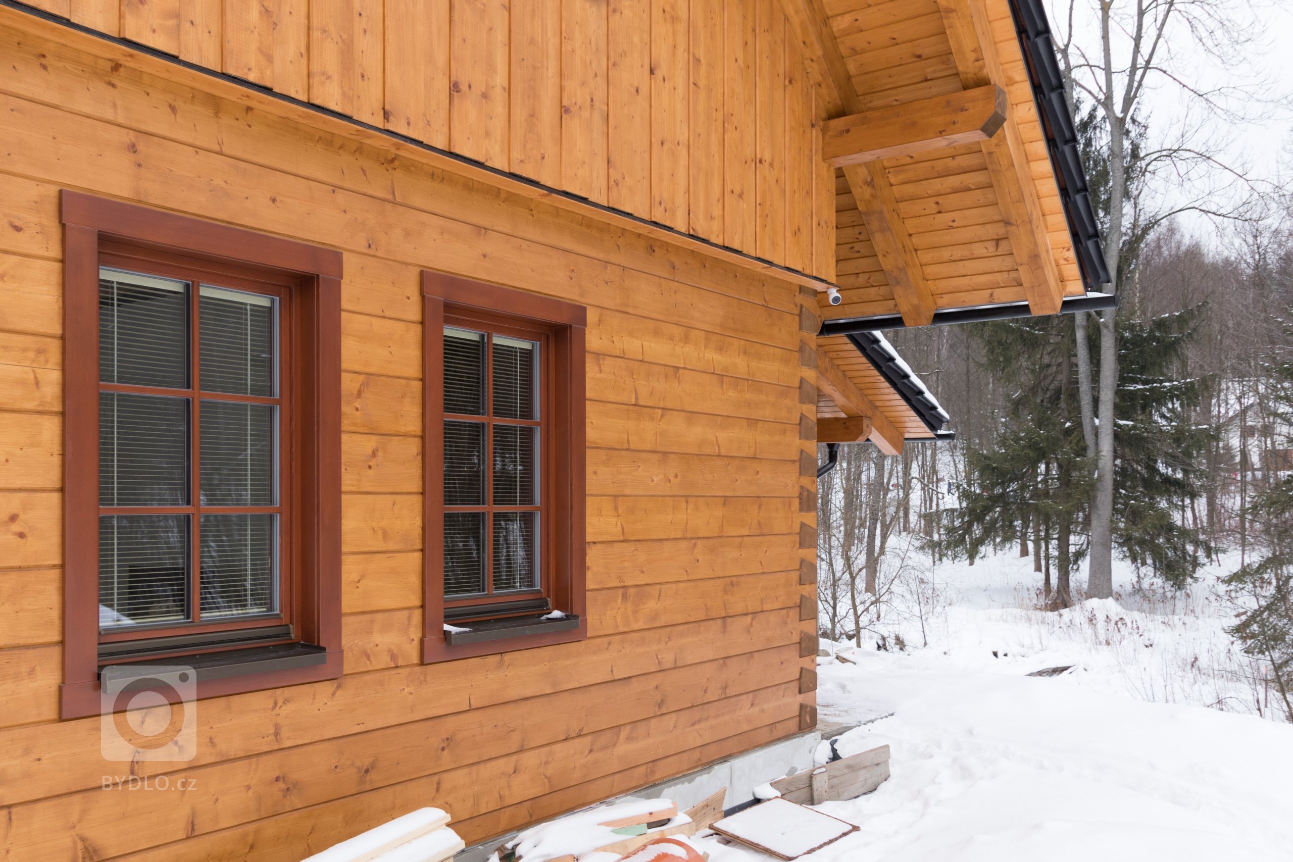 Tuto roubenku jsem postavili v roce 2016 ze smrkových vysušených profilů BSH pro mladou dvojici. Svými tepelně-izolačními&nbsp;vlastnostmi splňuje požadavky…