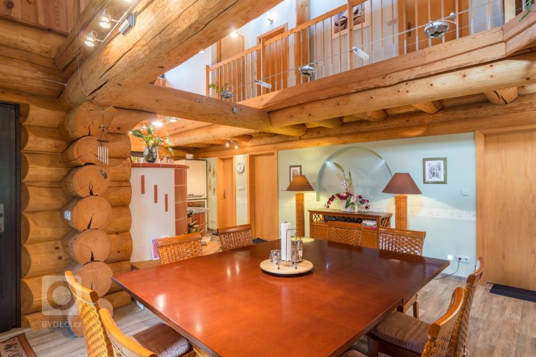 add picture to album